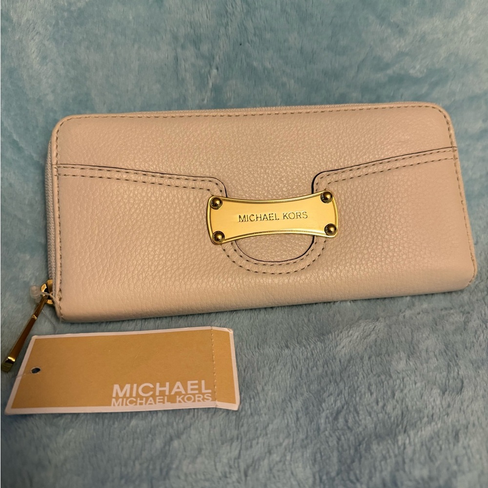 Michael Kors Continental Wallet Vanilla, new with tags